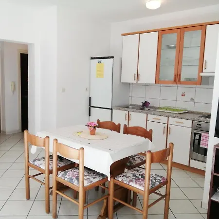 Ria Apartment