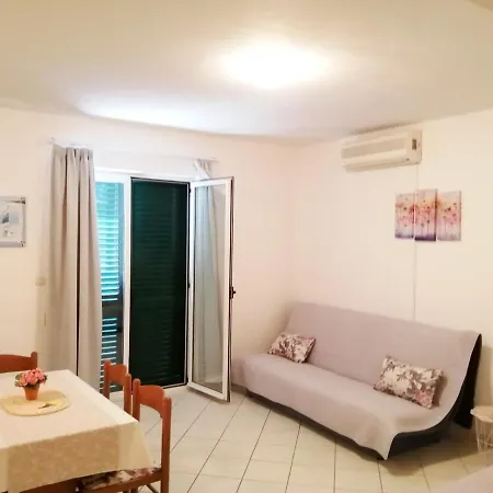 Apartment Ria *