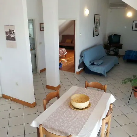 Ria Apartment
