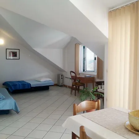 Apartment Ria *
